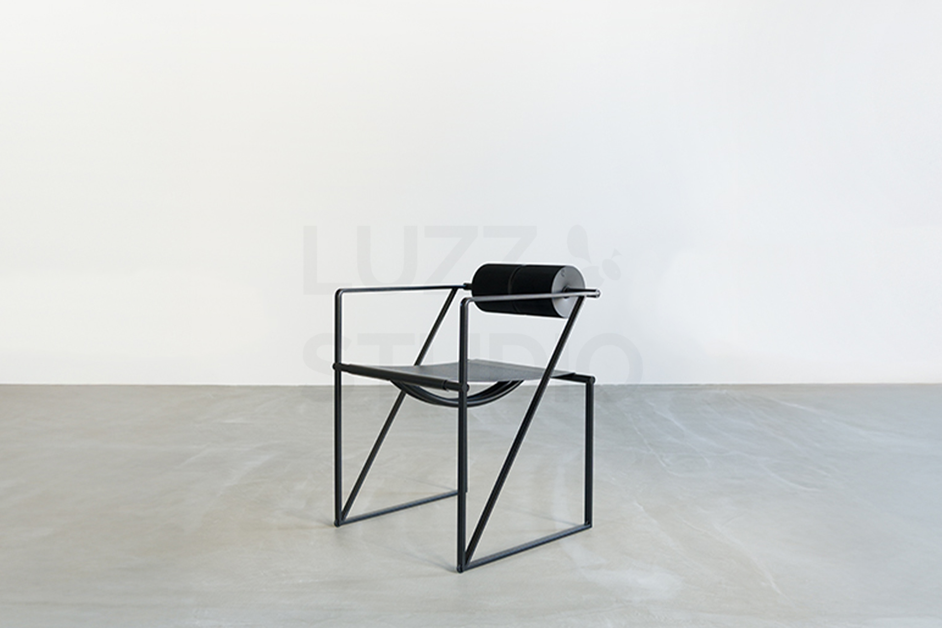 MARIO BOTTA(マリオ・ボッタ)ALIAS社製SECONDAセコンダ ラウンジチェア:レンタル撮影スタジオLUZZ STUDIOの有料レンタル家具